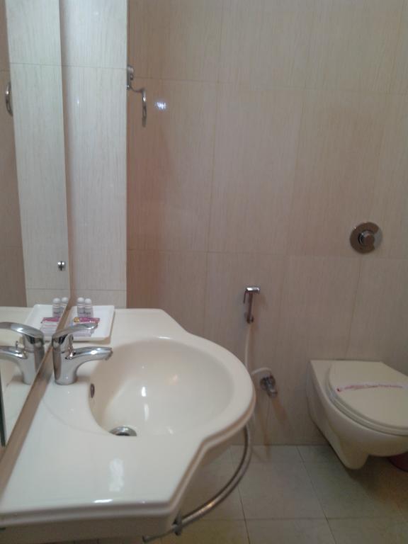 Hotel Crown Palace Аллахабад Номер фото